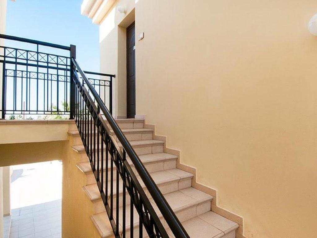 Beautiful 2-Bedroom Apartment - Great Location * Pafos