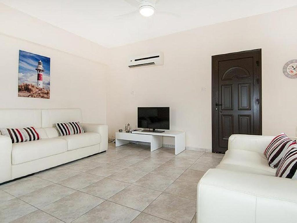 Beautiful 2-Bedroom Apartment - Great Location Apartament